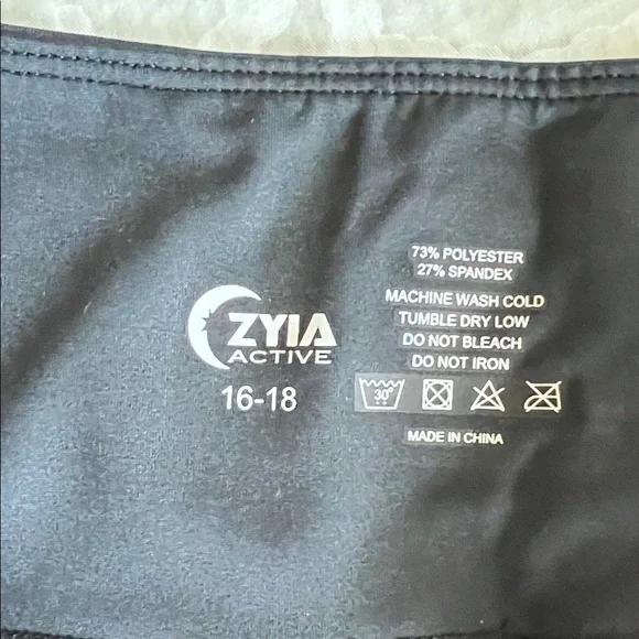 NWT Zyia Paisley Black Leggings 16-18 - Picture 3 of 4